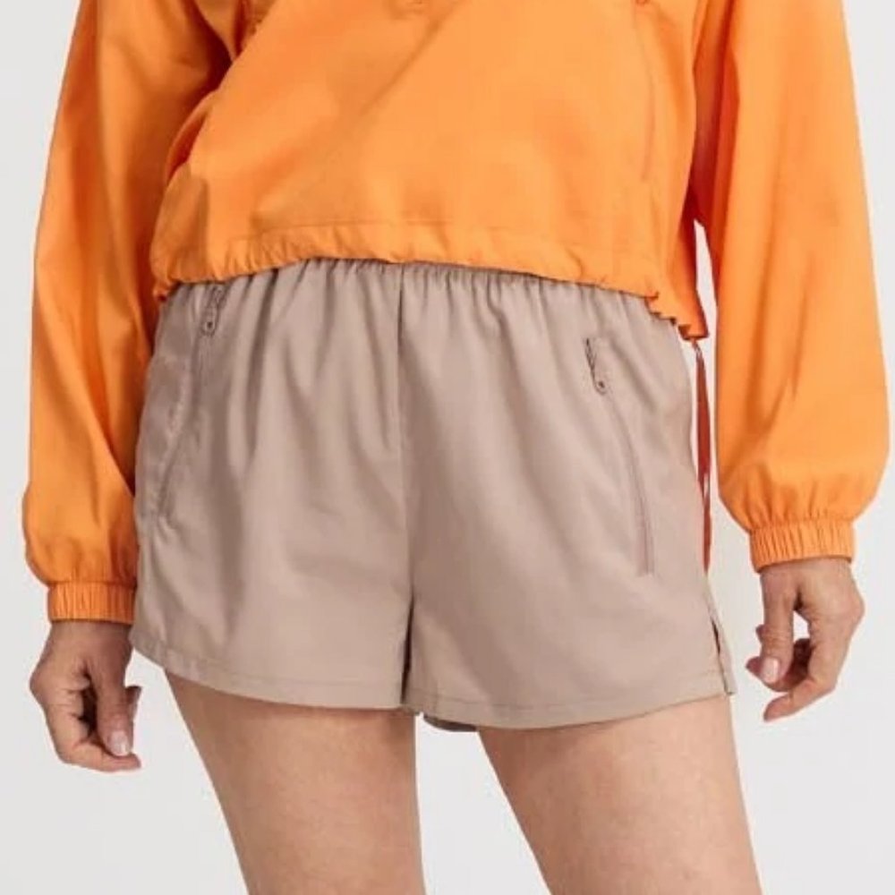 NWT Girlfriend Collective Gazelle Shorts in Quartz - Picture 3 of 4